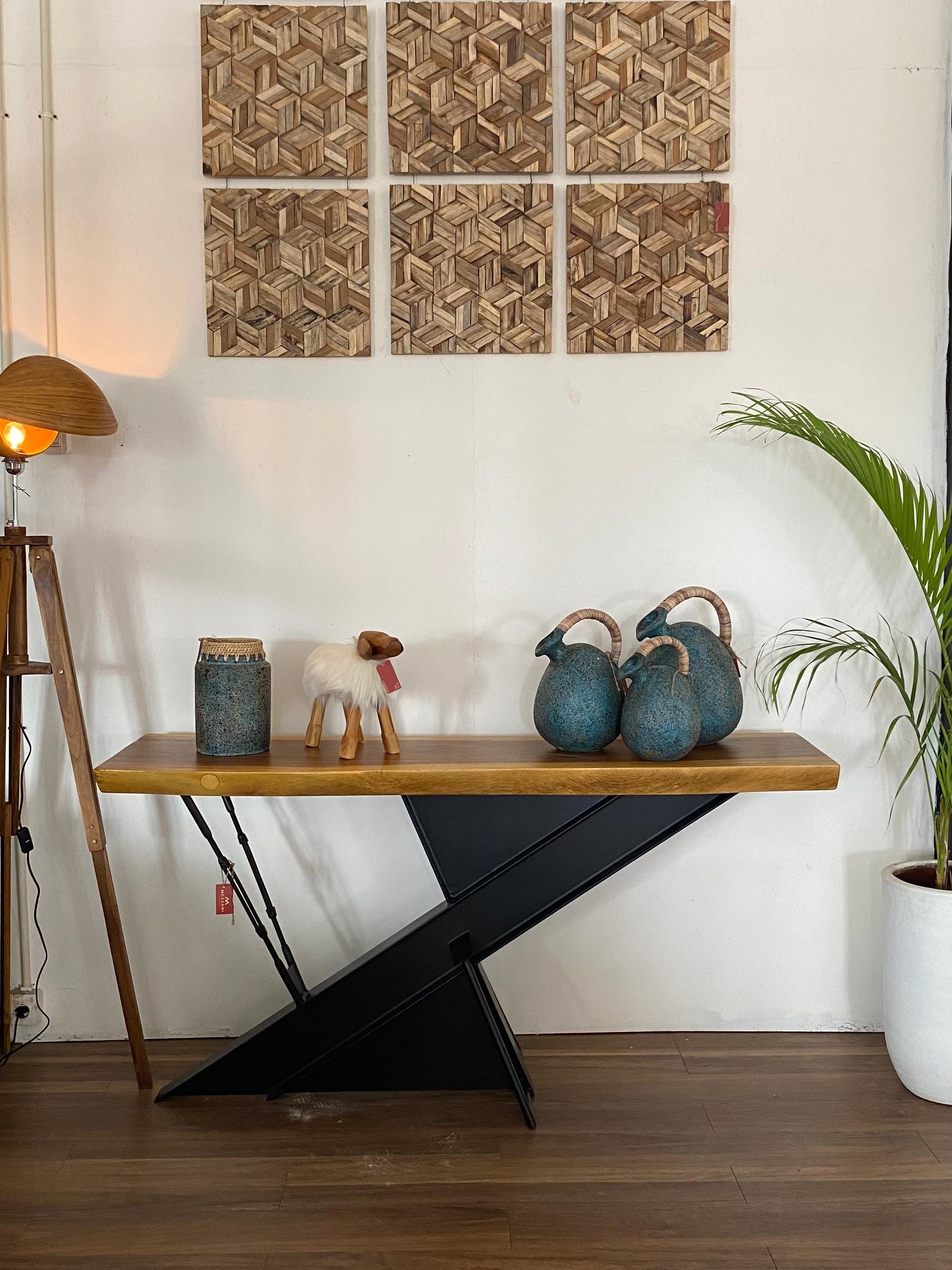 Camkramana Console Table